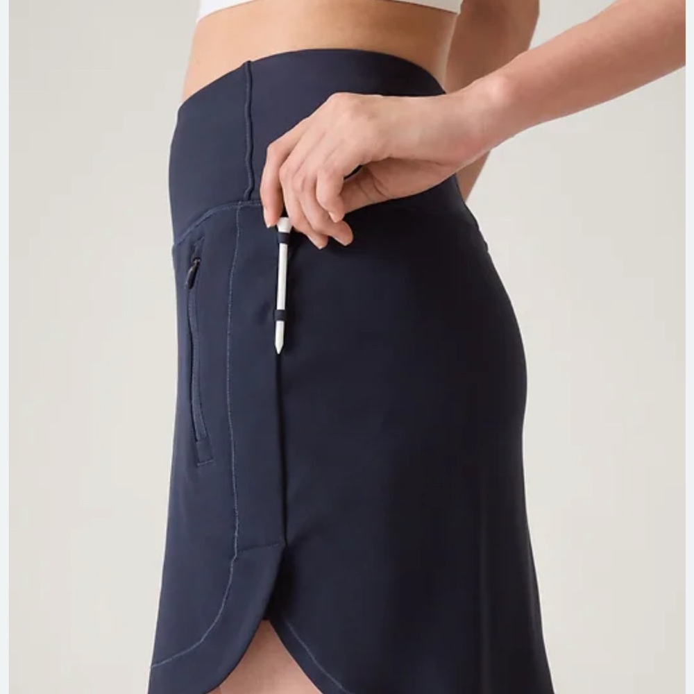 Athleta Navy Fairway 16” Golf Skort size LG